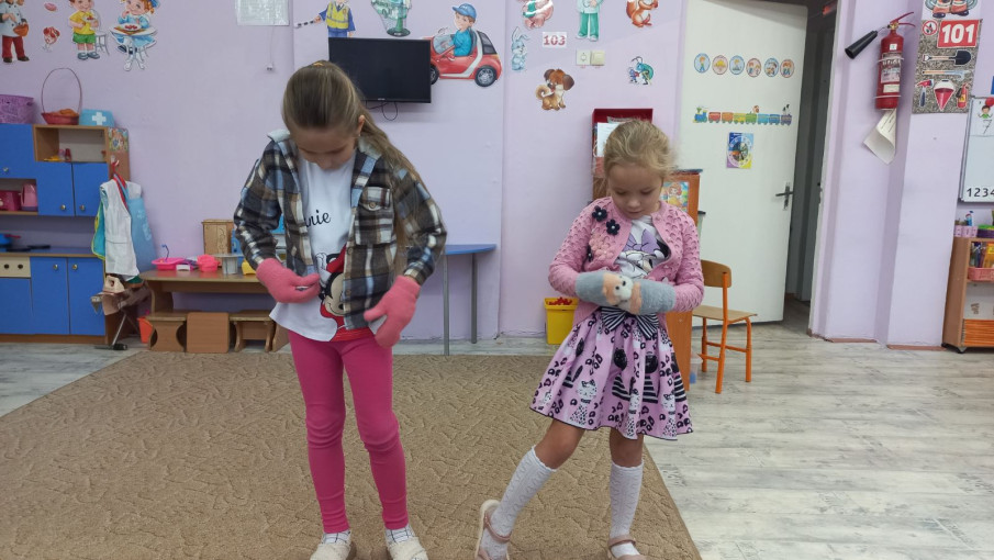"Круглый стол" у Почемучек "Круглый стол" у Почемучек.