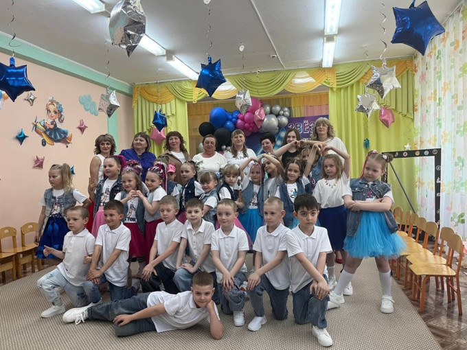 Выпускной у "Почемучек" Выпускной у "Почемучек".